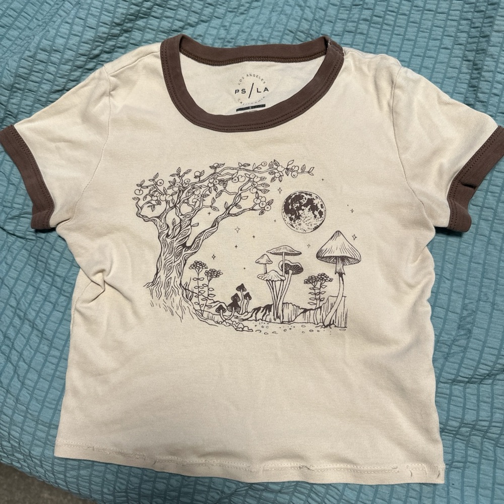 PacSun Beige and Brown Graphic Crop Top